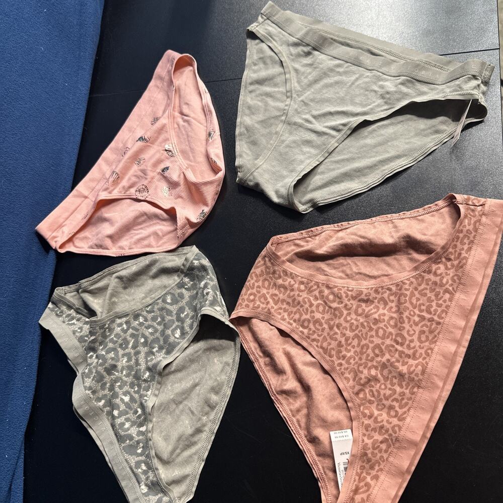 Victoria's Secret 4 Pack Cheetah & Solid Bikini Underwear Women's Size X Small